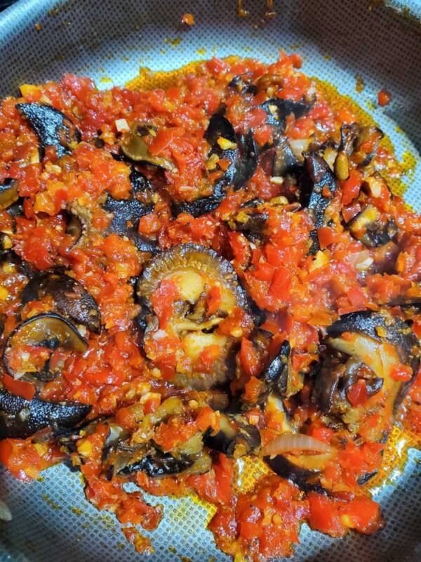Peppered snail